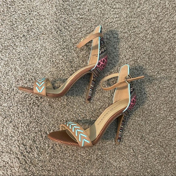 NWOB Aztec Teal Chinese Laundry Heels - Picture 4 of 6